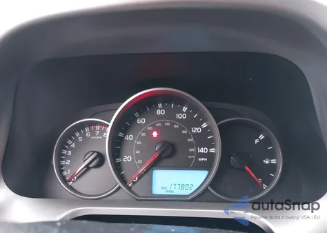 2016 Toyota Rav4 Le z USA, uszkodzony, nr VIN JTMZFREV8GD081377